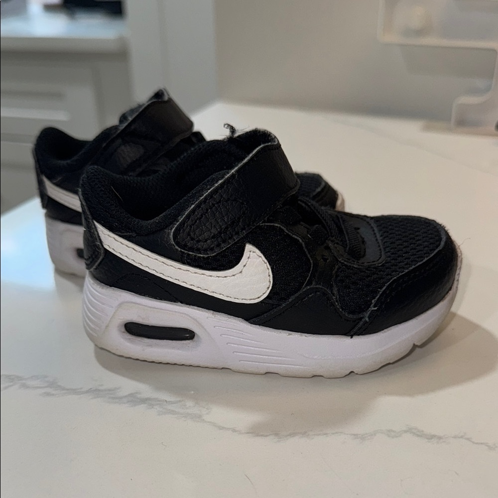 Nike Black and White Air Max Sneakers with Velcro Straps 5c